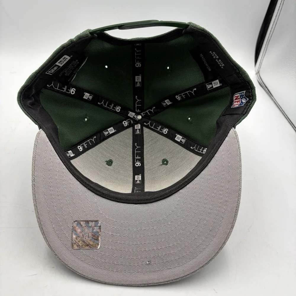 New Era  Green Bay Packers Snapback Adjustable Hat Cap Reverse Green/Grey 9Fifty